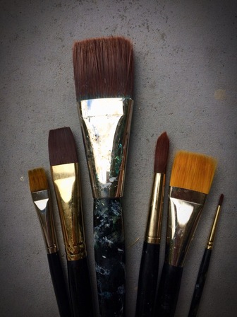 set of used artists brushes