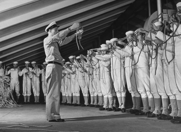 sailors tying knots