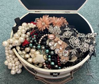 The Unique Art of Jewellery Making